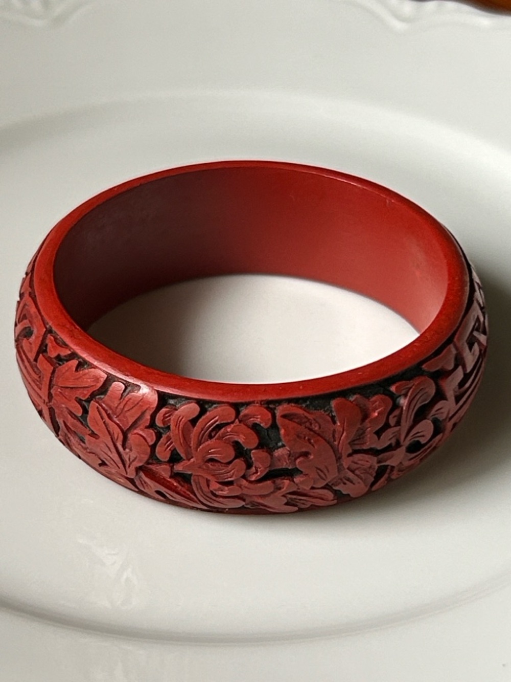 Vintage Chinese carved cinnabar bangle bracelet / Women Jewelry